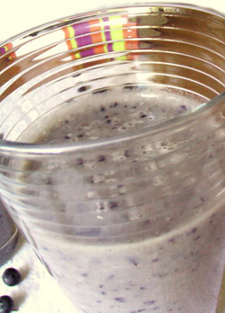 banana blueberry smoothie